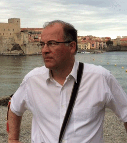 Joaquim Triadú i Vila-Abadal. Professor associat de l’ IESE. Vicepresident del Centre Sector Públic-Sector Privat de l’ IESE.