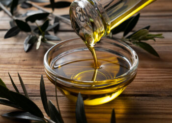 PRIORDEI. Deu generacions fent oli d’oliva