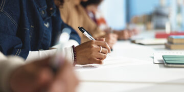 Educación, negocios, administración y derecho dominan la oferta de másters en España