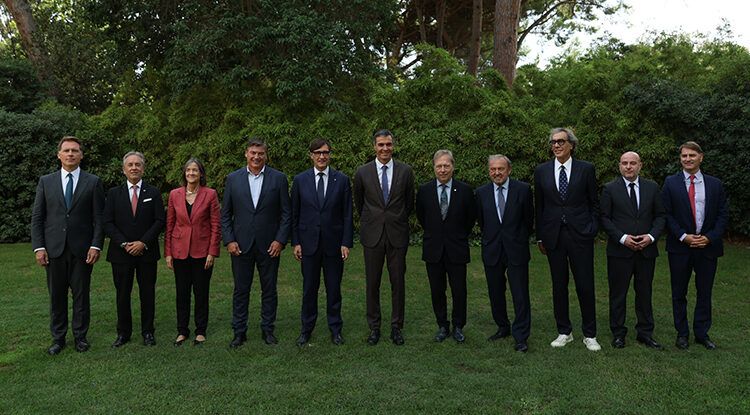 El G8 plantea a Sánchez e Illa los principales retos actuales y propuestas de la economía catalana